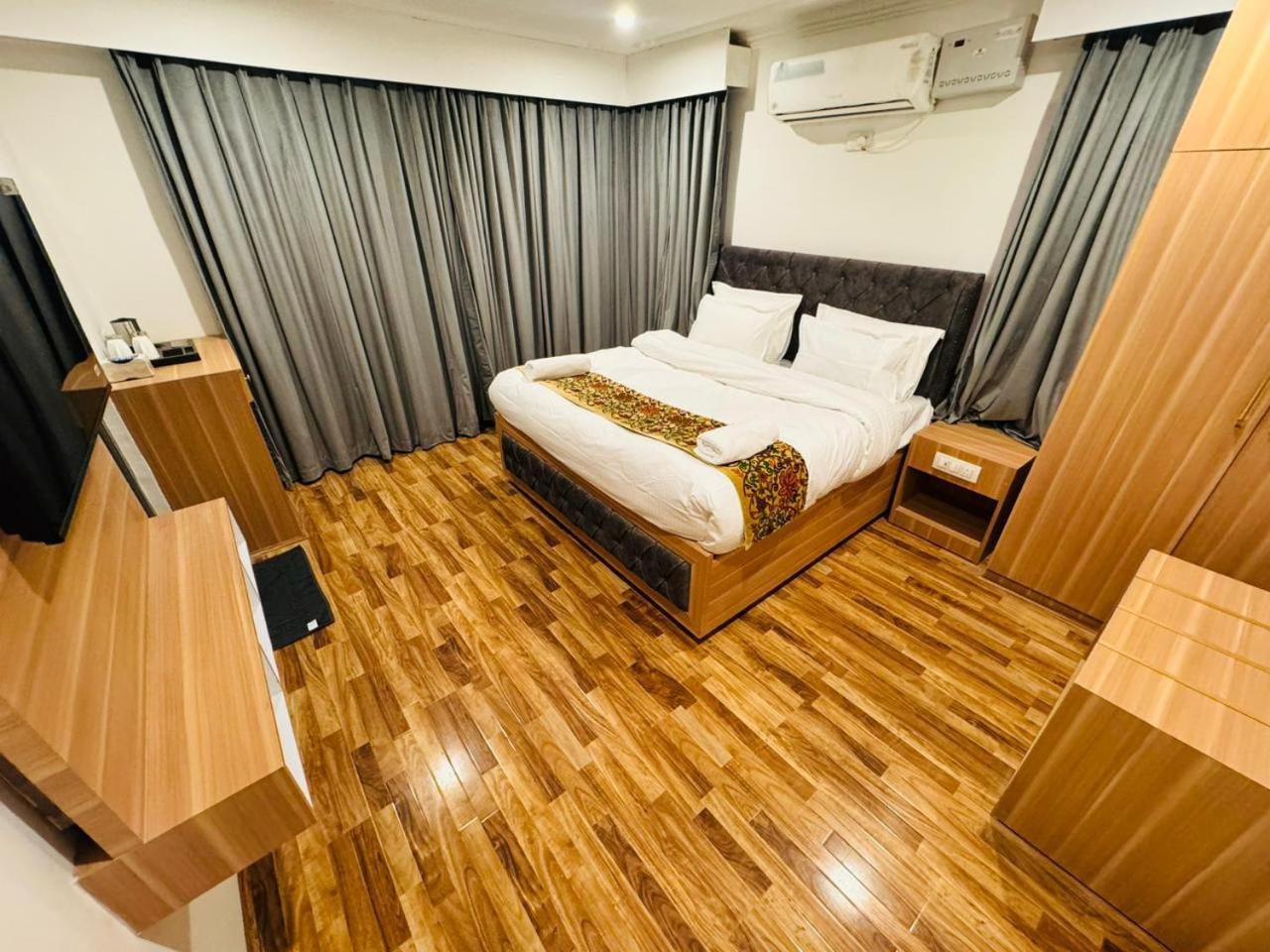 De Elaaf The Luxury Stay Сринагар Экстерьер фото